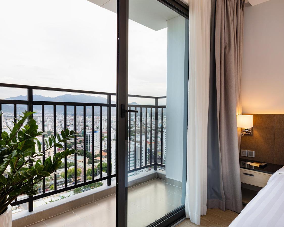 Dqua Hotel Nha Trang Bagian luar foto