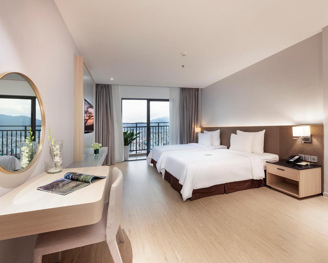 Dqua Hotel Nha Trang Bagian luar foto
