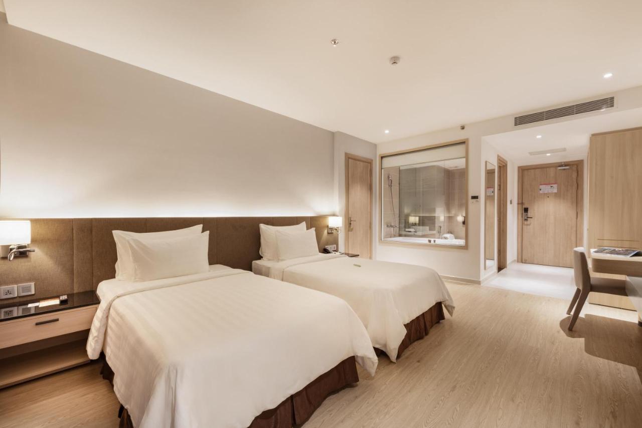 Dqua Hotel Nha Trang Bagian luar foto