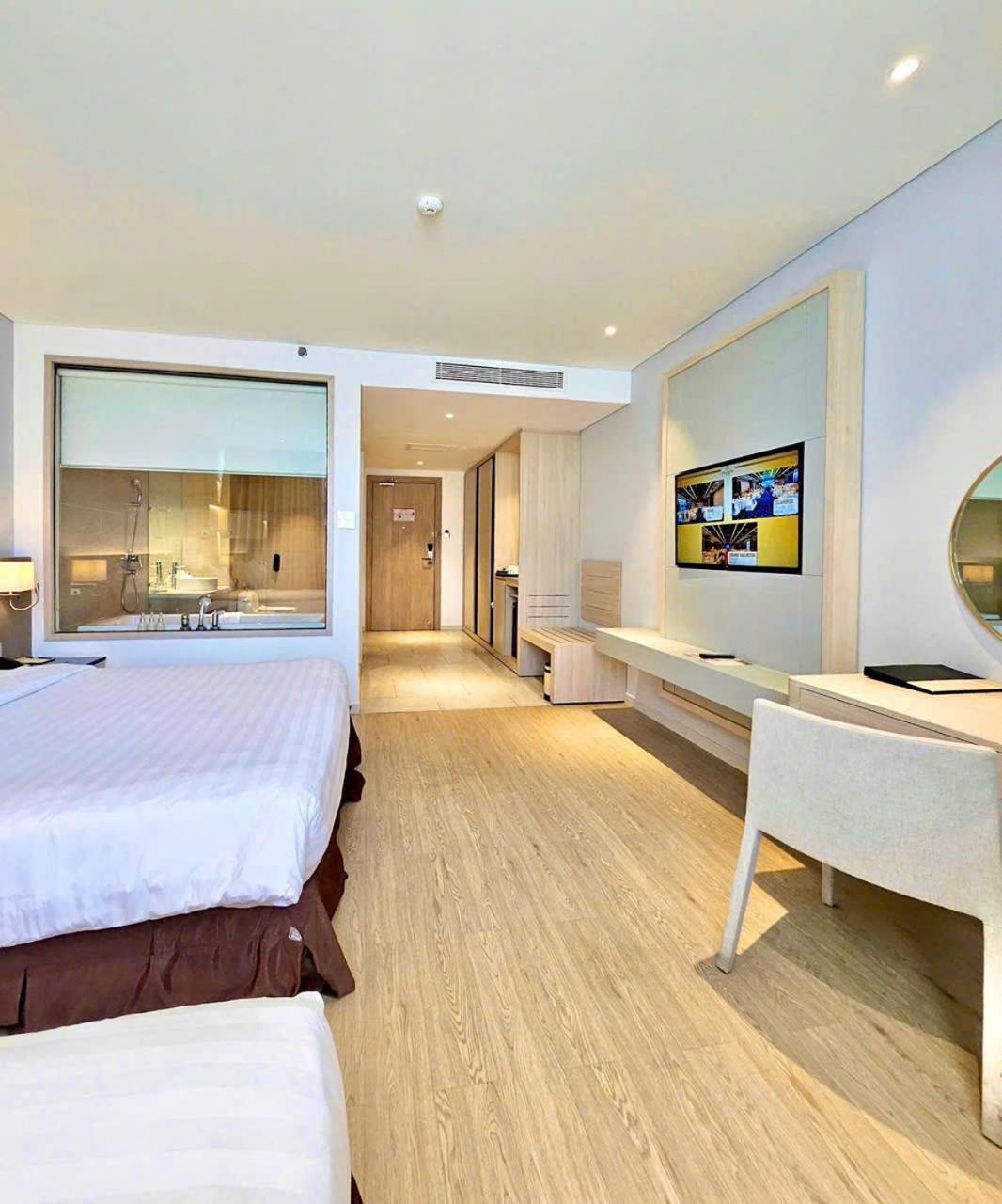 Dqua Hotel Nha Trang Bagian luar foto